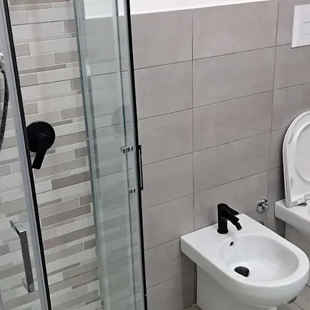 An A L With Shared Bathroom Kwatera prywatna Caserta